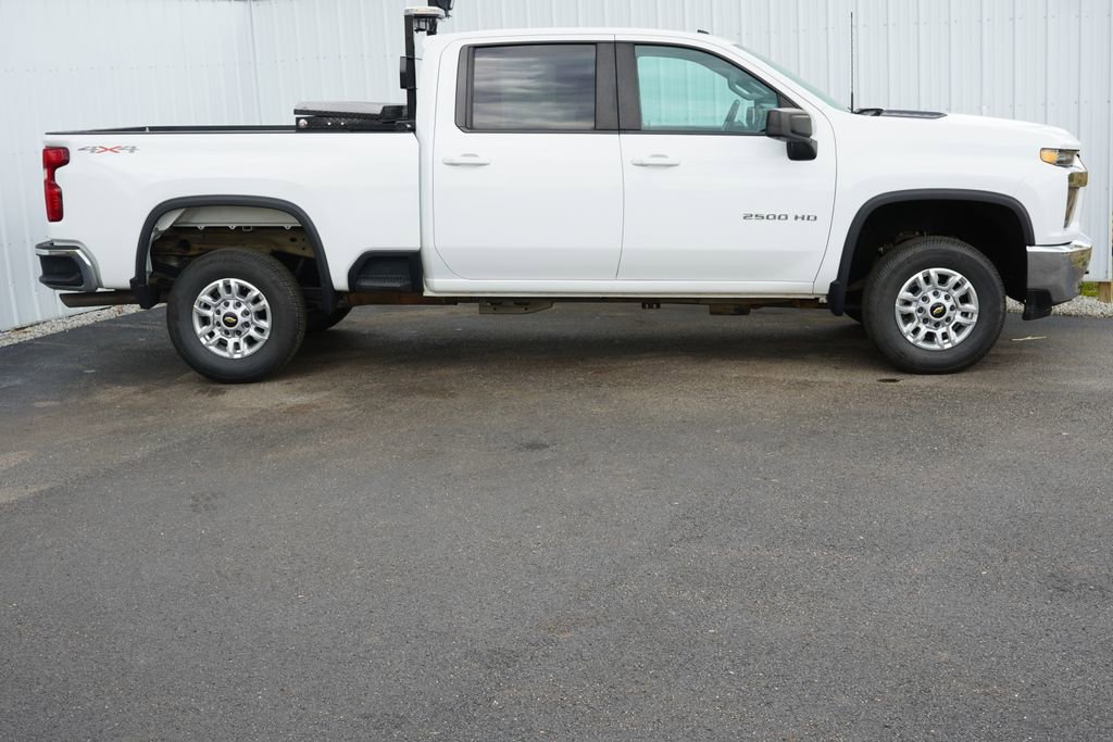 Used 2023 Chevrolet Silverado 2500 LT AWD/4WD image 2