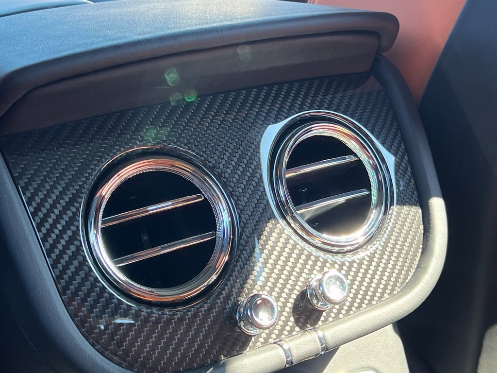 Certified 2025 Bentley Bentayga image 18