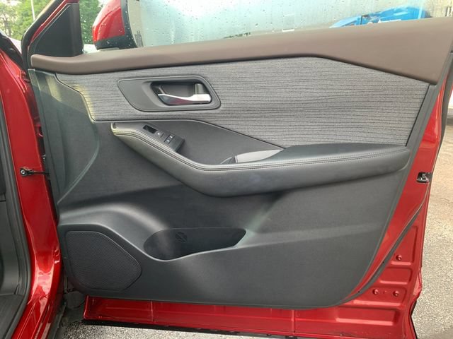 Used 2023 Nissan Rogue SV AWD/4WD image 19