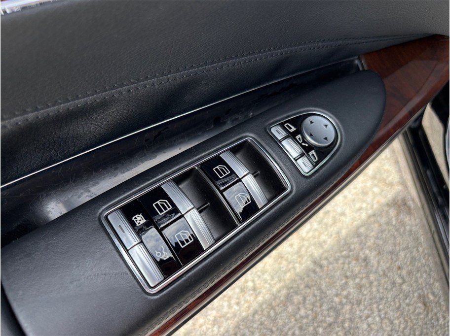 Used 2012 Mercedes-Benz CL 550 4MATIC image 24
