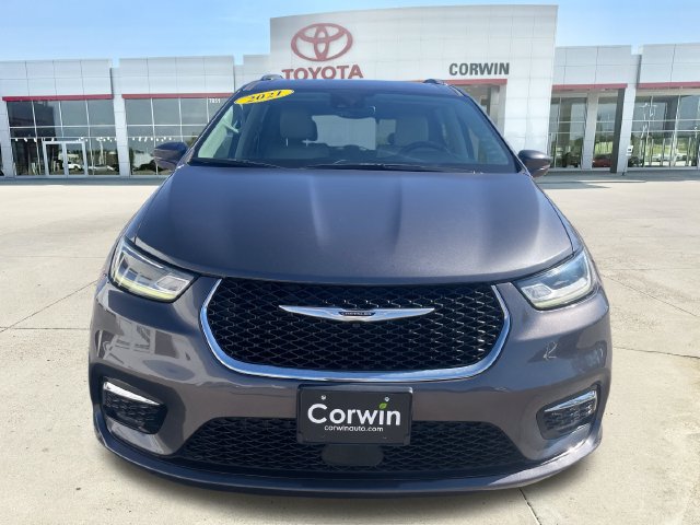 Used 2021 Chrysler Pacifica Touring-L FWD image 8