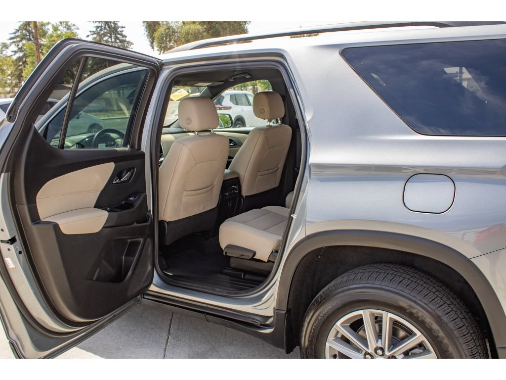 Used 2023 Chevrolet Traverse LT w/ LPO, Cargo Package AWD/4WD image 13