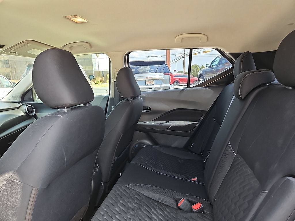Used 2022 Nissan Kicks SV FWD image 16