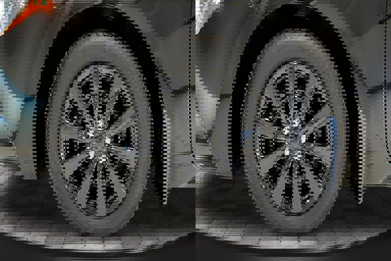 Used 2023 Toyota Corolla LE image 32