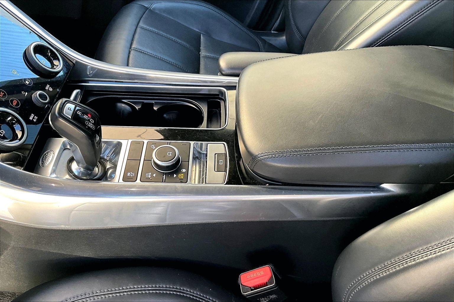 Used 2020 Land Rover Range Rover Sport HSE image 17