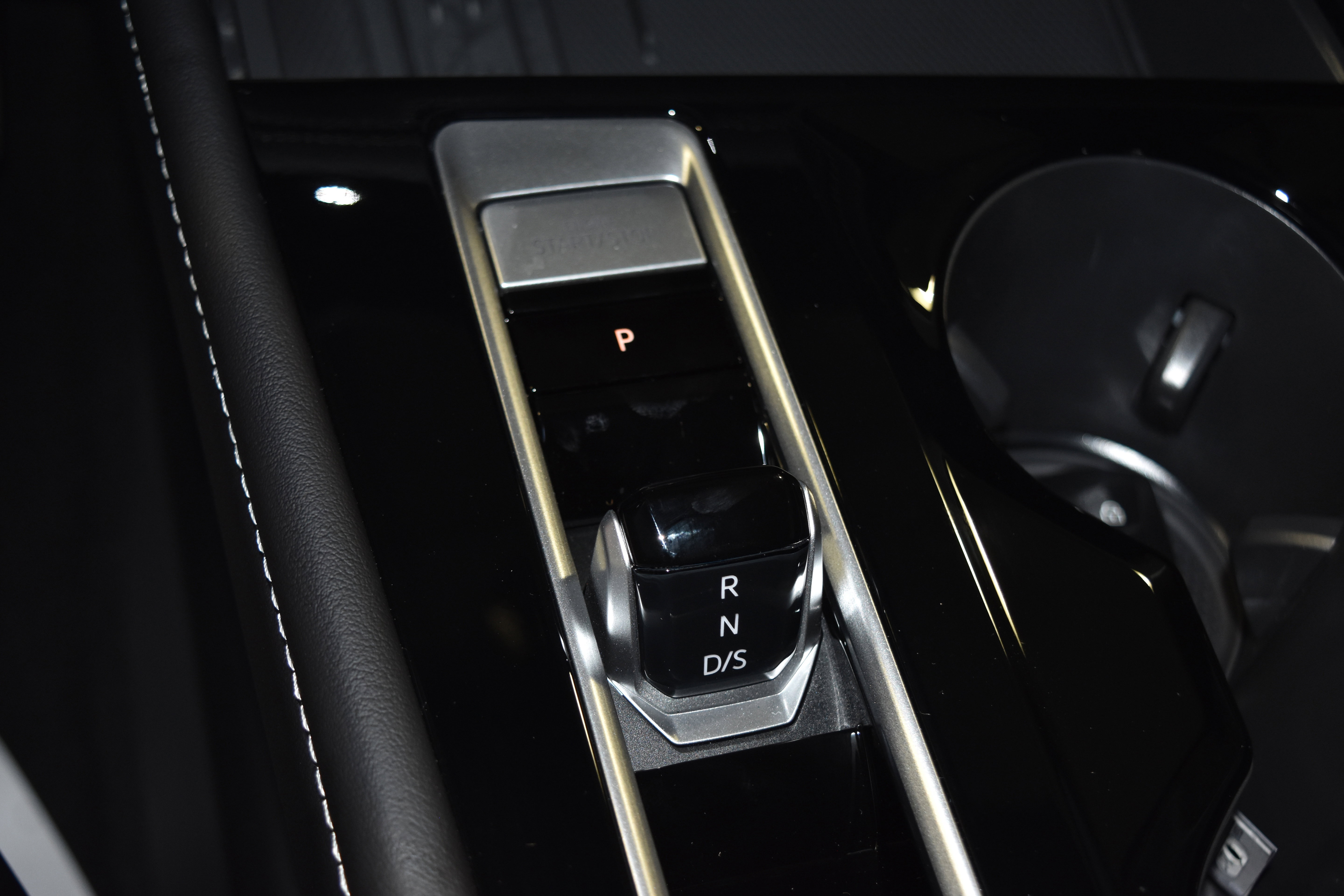 New 2026 Volkswagen Atlas SE image 12