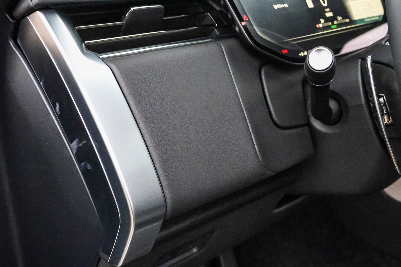 New 2026 Land Rover Range Rover SE image 32