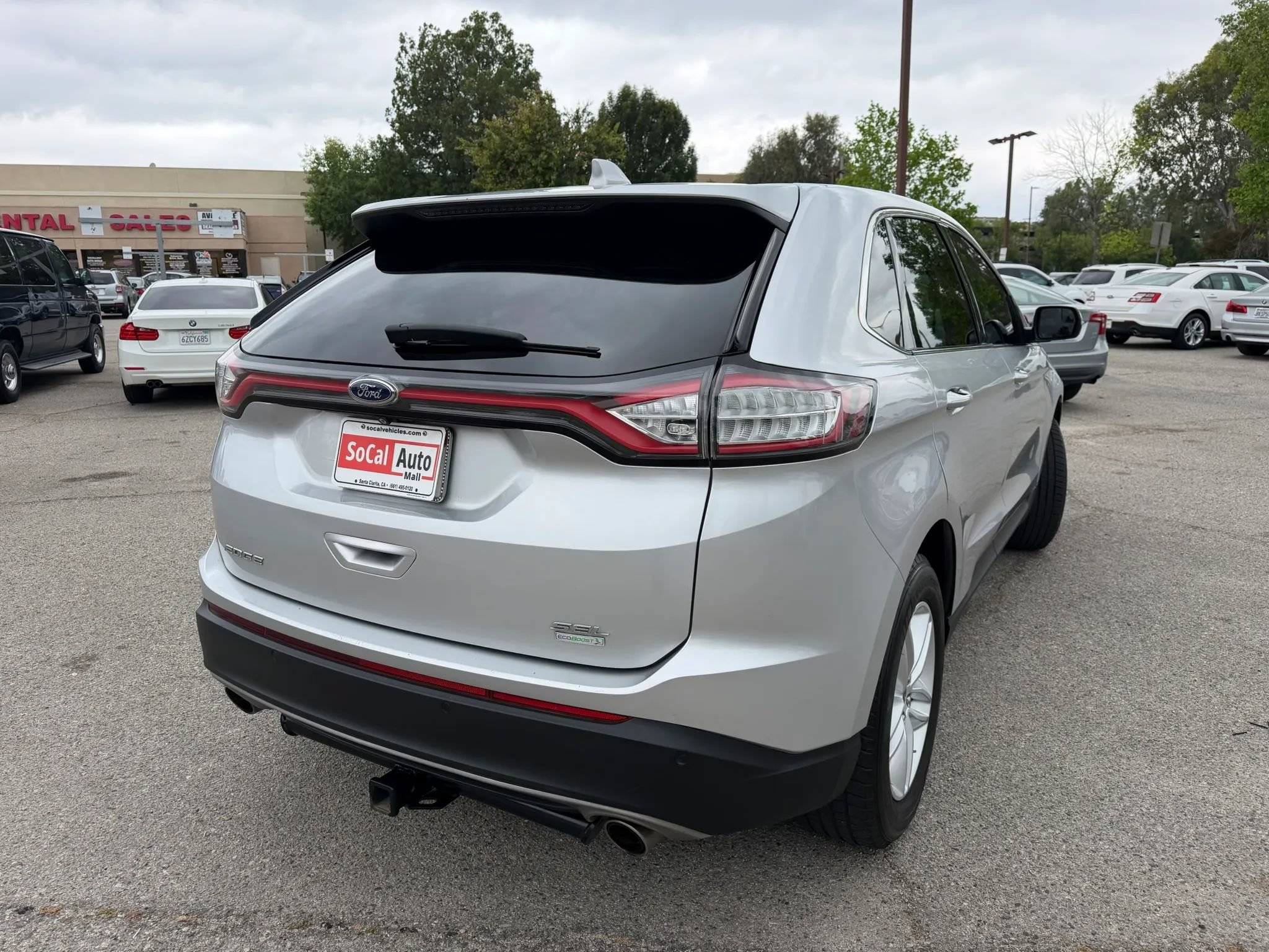 Used 2015 Ford Edge SEL FWD image 3