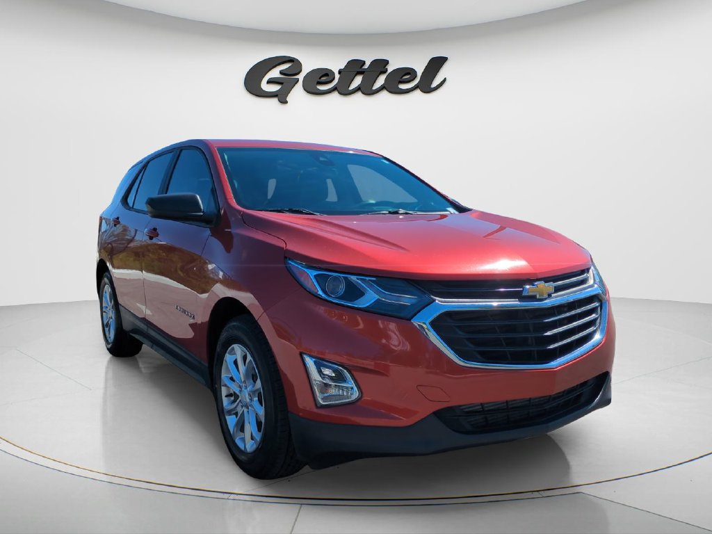 Used 2020 Chevrolet Equinox LS w/ LS Convenience Package FWD image 2