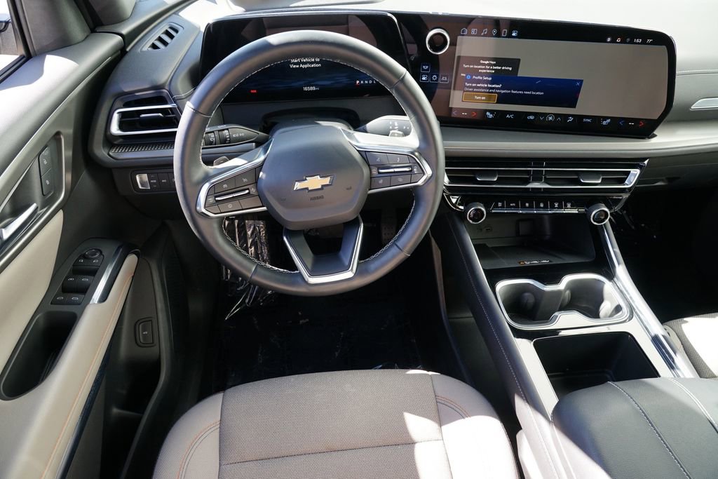 Used 2025 Chevrolet Traverse LT image 20