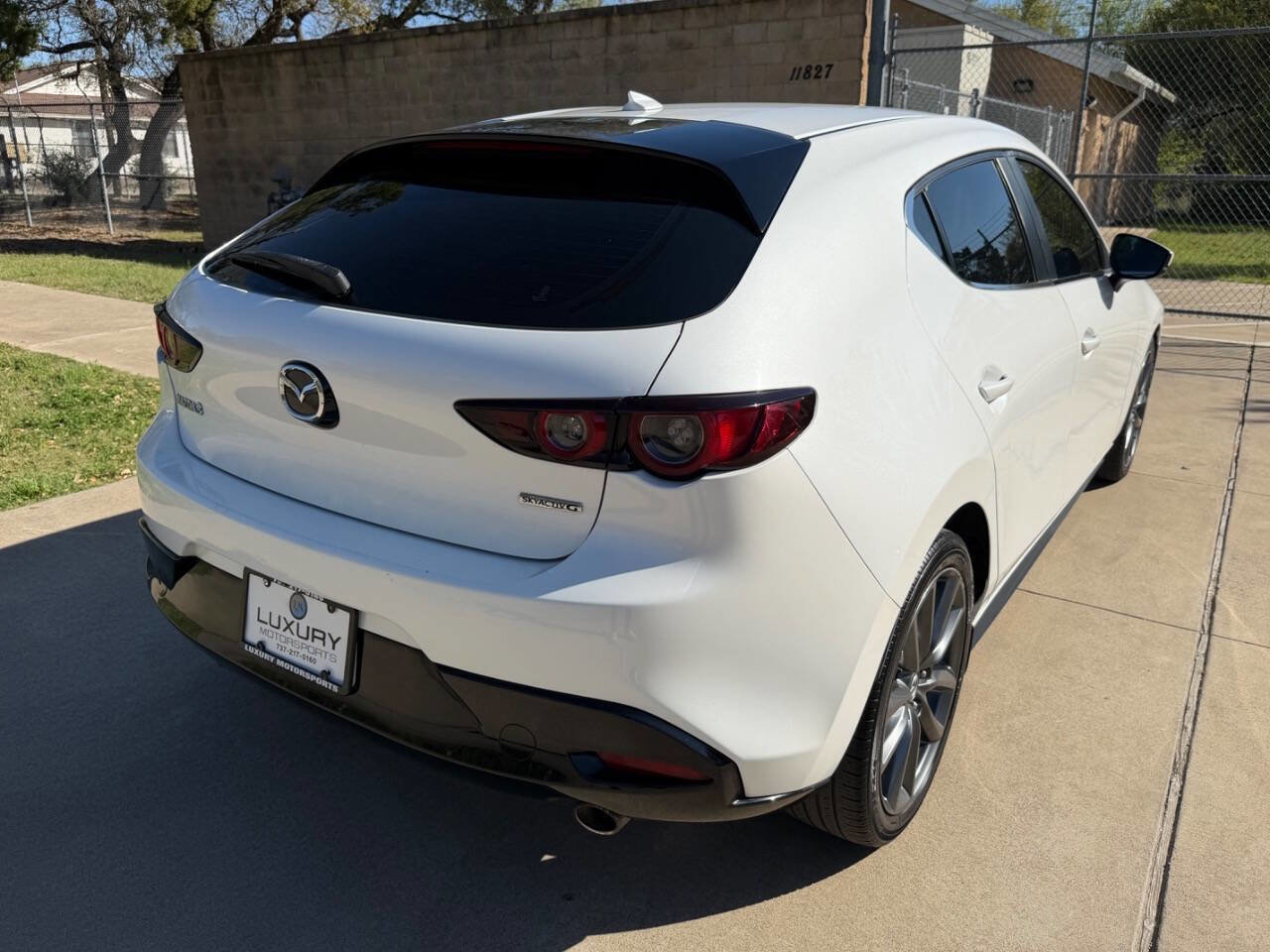 Used 2019 MAZDA MAZDA3 Hatchback w/ Preferred Package image 10