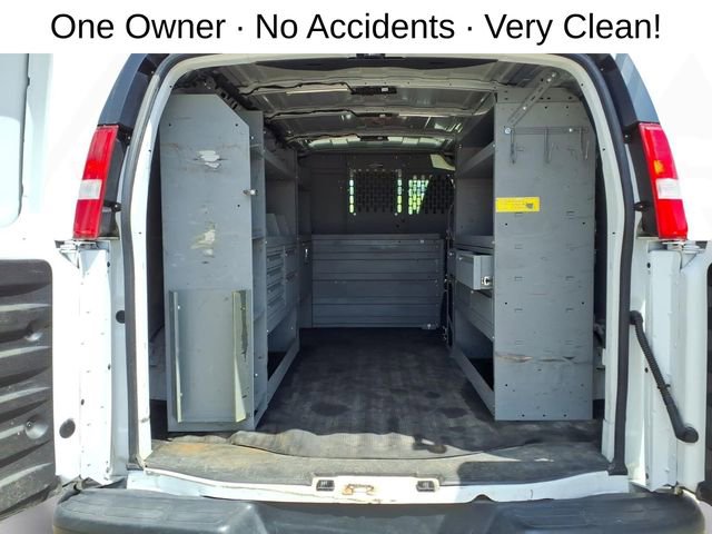 Used 2021 Chevrolet Express 3500 w/ Driver Convenience Package RWD image 19