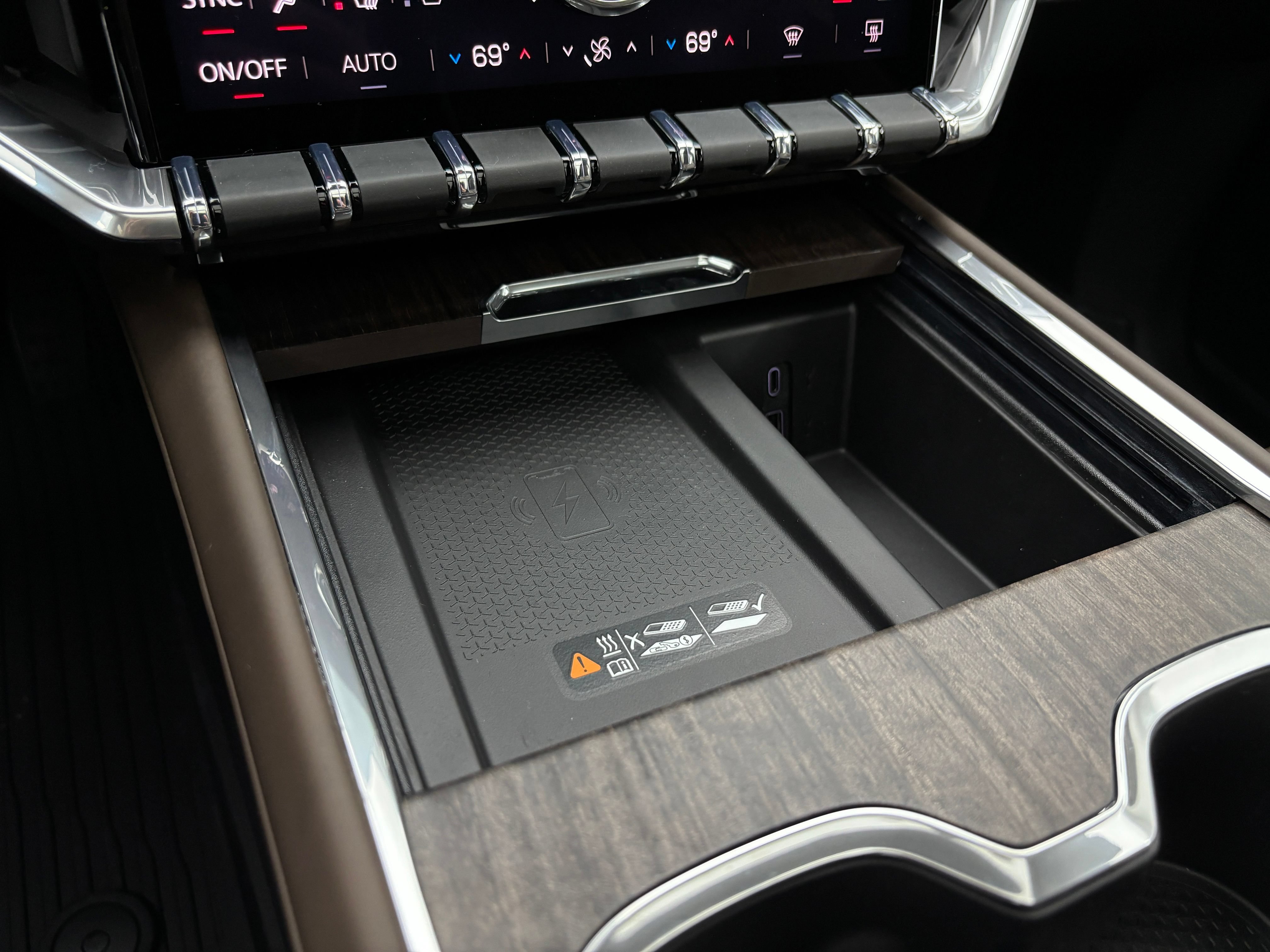New 2027 GMC Acadia Denali Ultimate w/ LPO, Floor Liner Package AWD/4WD image 36