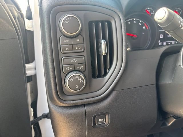 New 2026 Chevrolet Silverado 1500 Custom w/ Turbomax Blackout Package AWD/4WD image 19