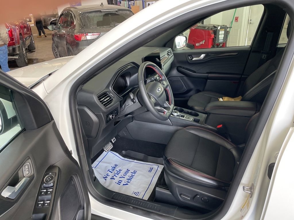 Certified 2024 Ford Escape ST-Line Select w/ Tech Pack #1 image 14