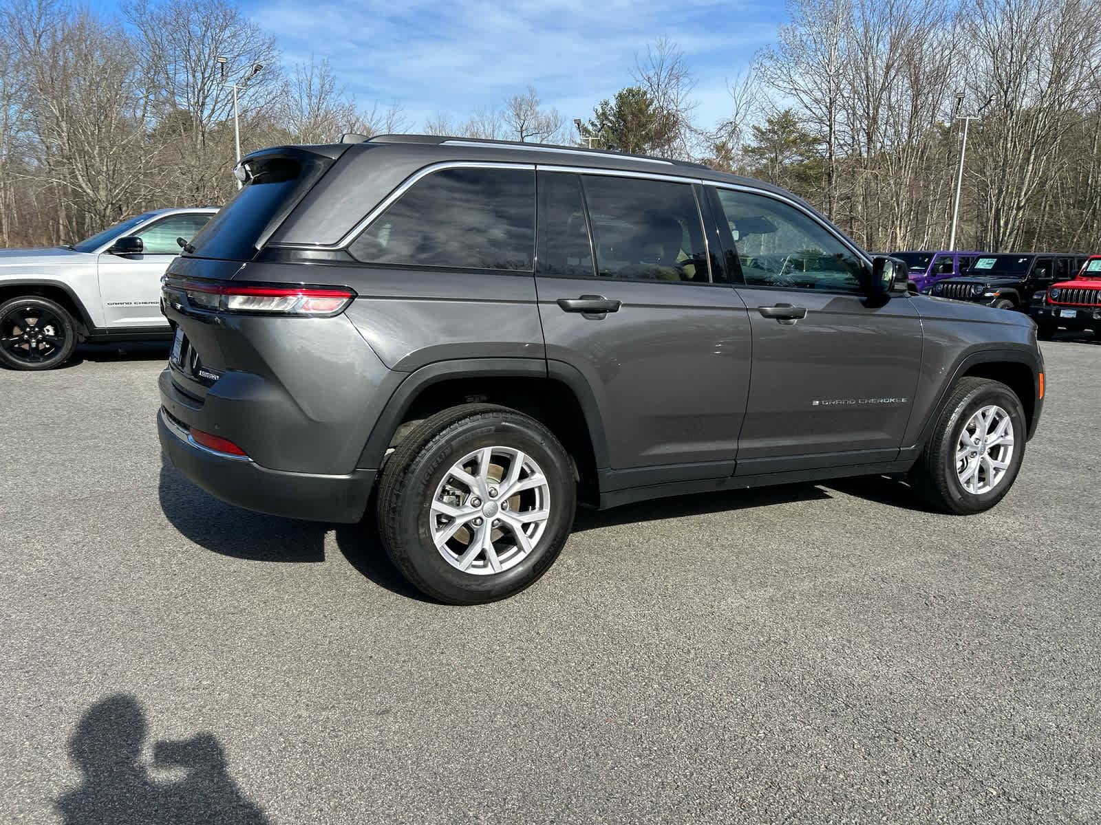 Used 2022 Jeep Grand Cherokee Limited AWD/4WD image 5