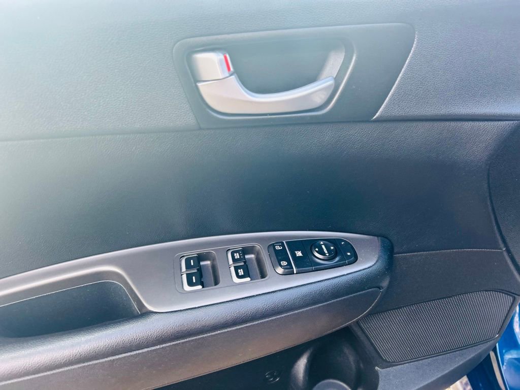 Used 2019 Kia Optima S image 17