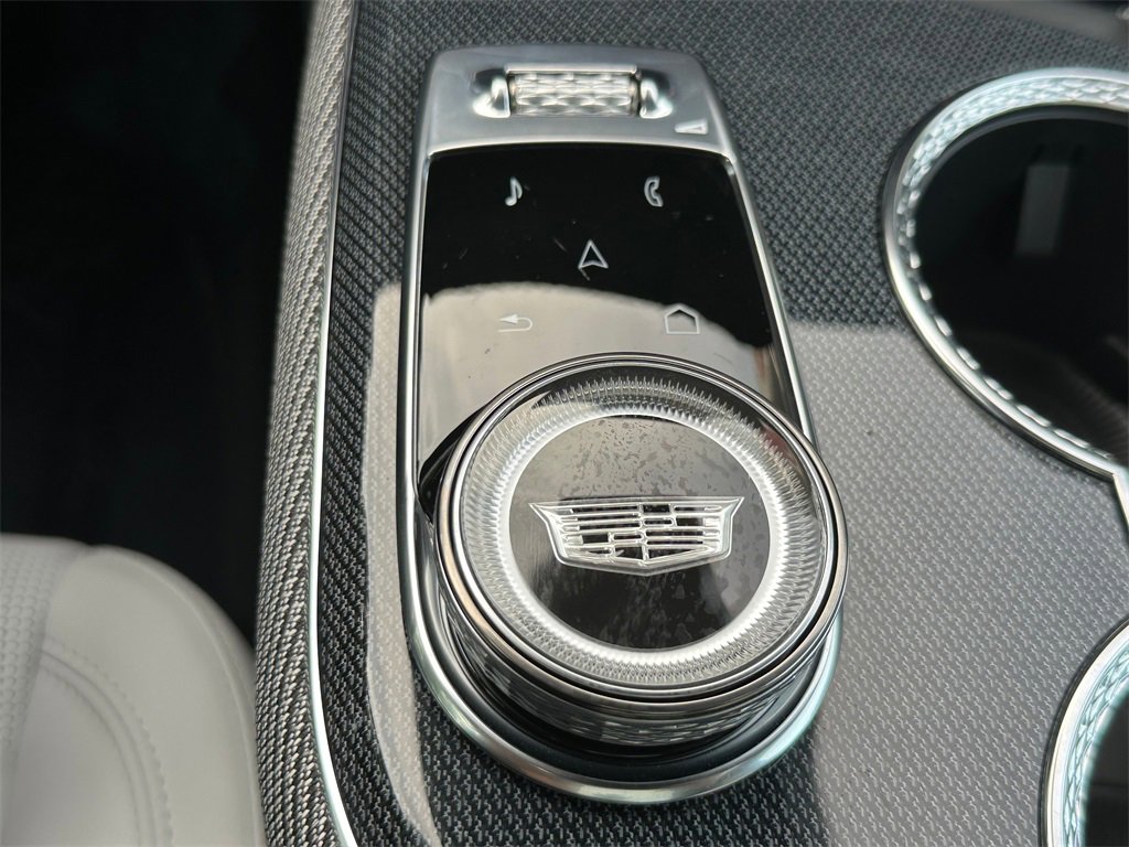 New 2026 Cadillac Optiq Luxury 2 image 29