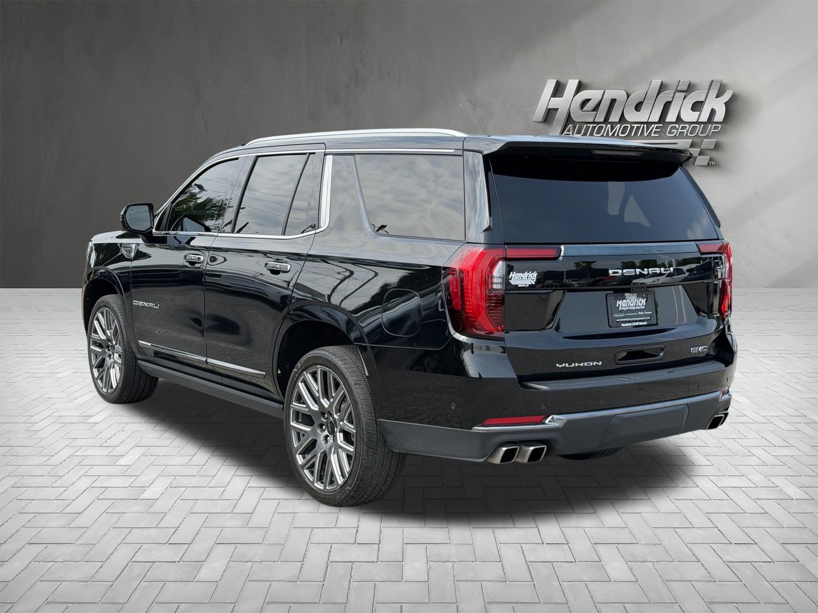 Used 2025 GMC Yukon Denali Ultimate AWD/4WD image 8