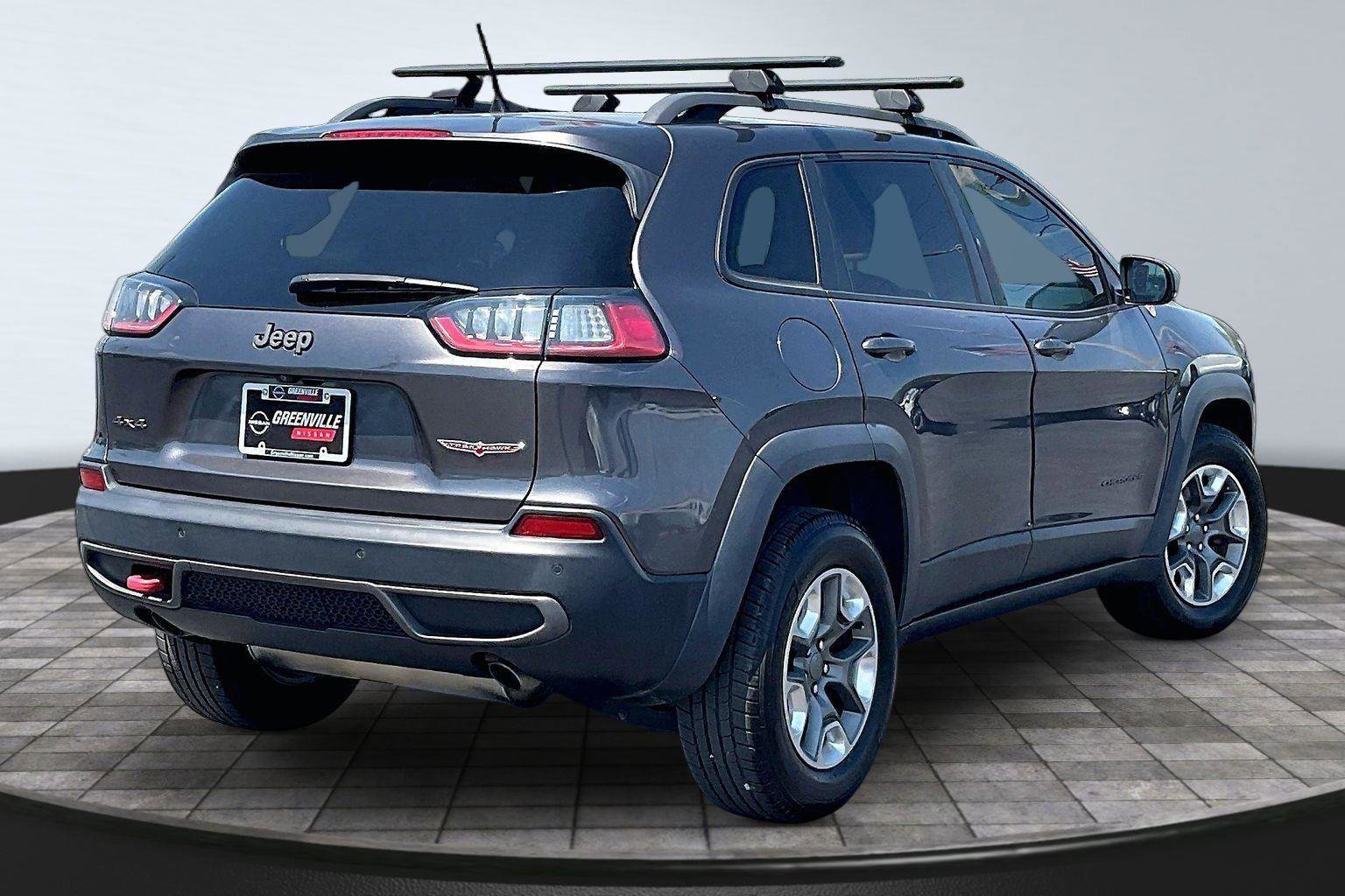 Used 2019 Jeep Cherokee Trailhawk AWD/4WD image 15