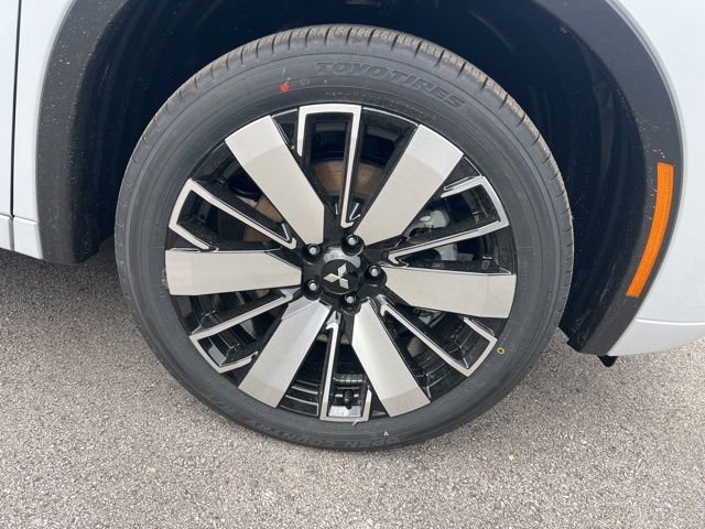 Used 2025 Mitsubishi Outlander SEL image 10