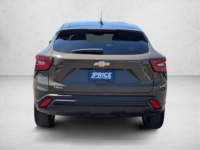 Used 2024 Chevrolet Trax LS w/ LS Convenience Package image 7