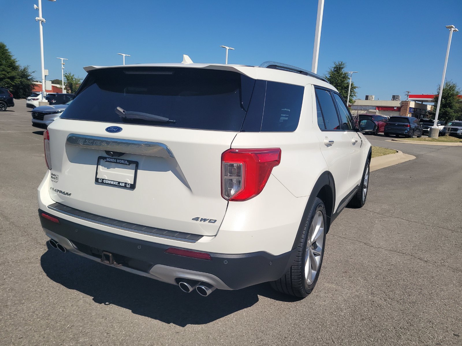 Used 2021 Ford Explorer Platinum w/ Equipment Group 601A AWD/4WD image 3