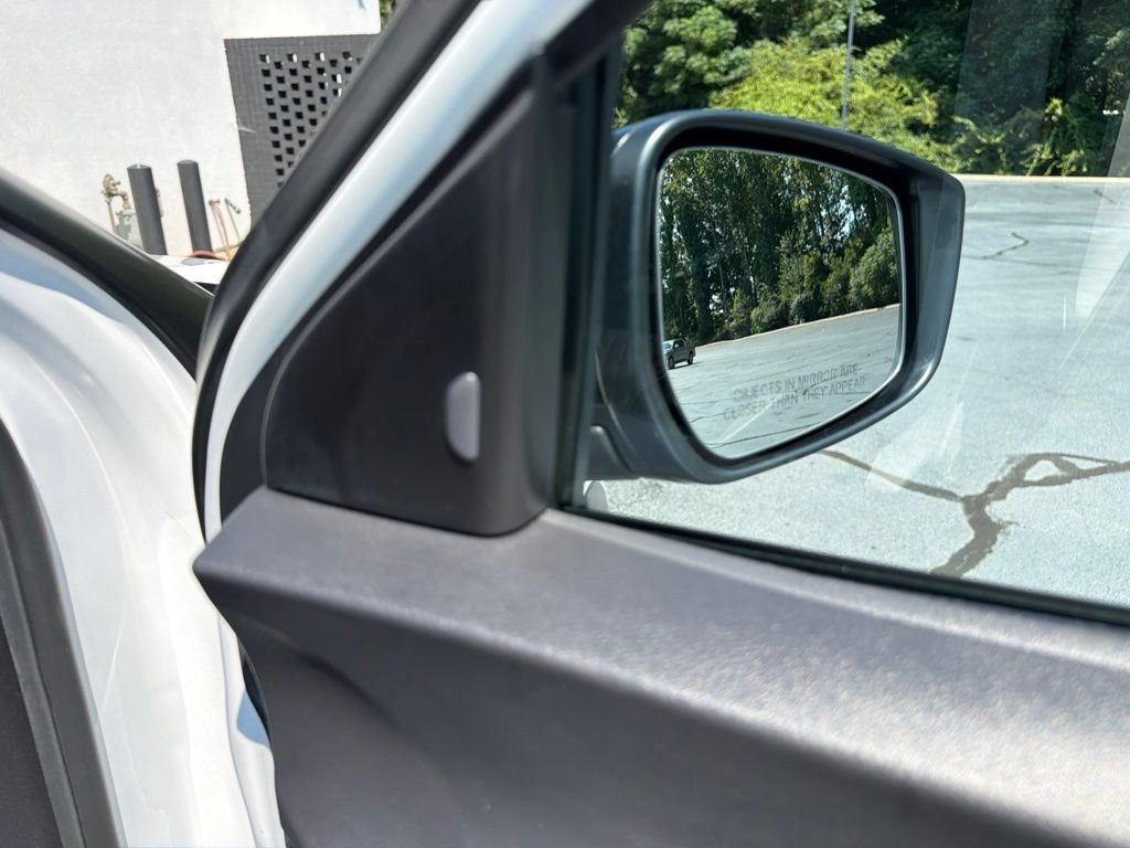 Used 2022 Nissan Kicks SR FWD image 27