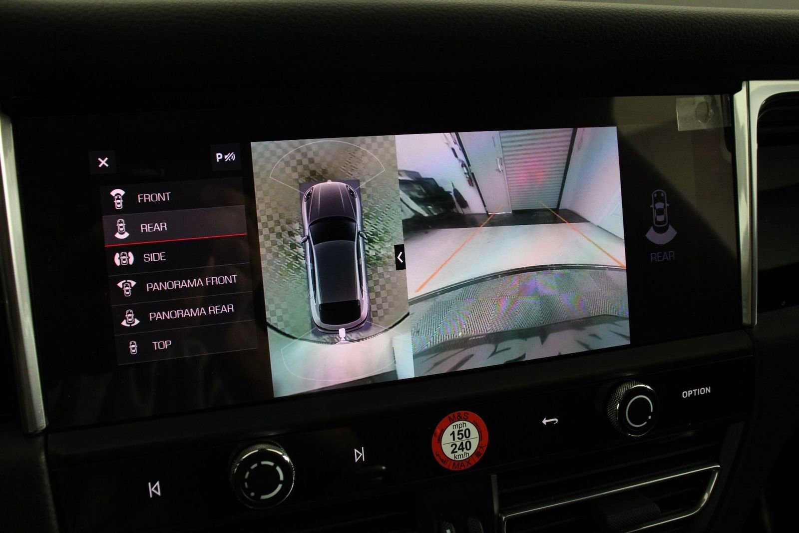 Certified 2025 Porsche Macan image 17