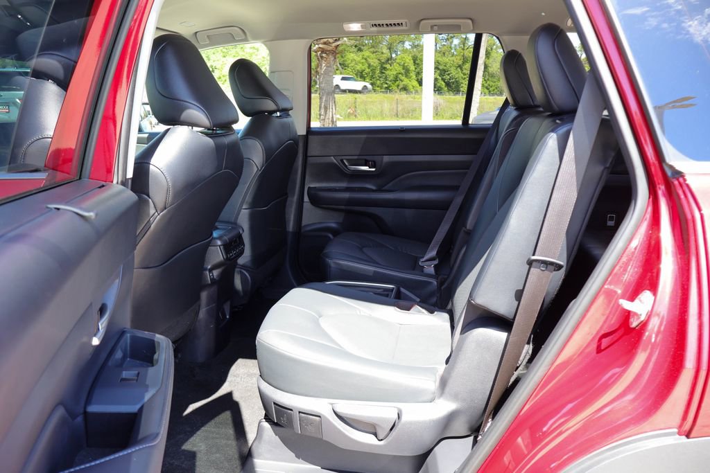 Used 2025 Toyota Grand Highlander AWD image 10