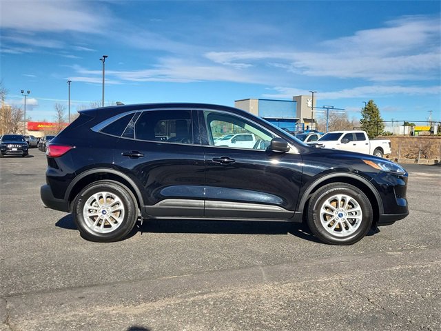 Used 2022 Ford Escape SE w/ Cold Weather Package image 2