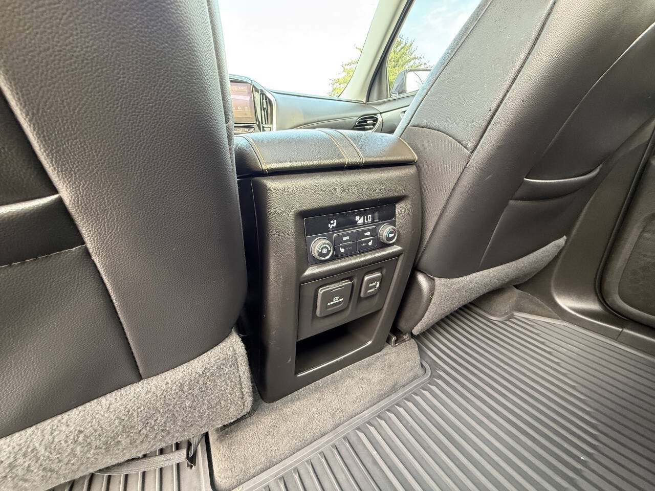 Used 2019 Chevrolet Traverse Premier w/ Redline Edition FWD image 16