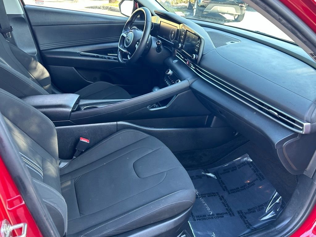 Used 2022 Hyundai Elantra SEL w/ Convenience Package image 29