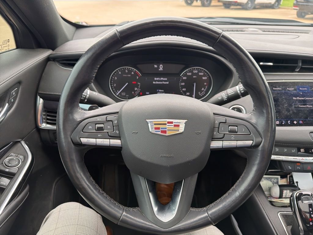 Certified 2023 Cadillac XT4 Luxury w/ Cold Weather Package FWD image 10