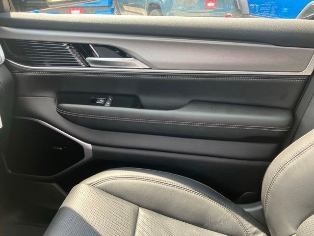 New 2026 Jeep Grand Wagoneer Limited AWD/4WD image 22