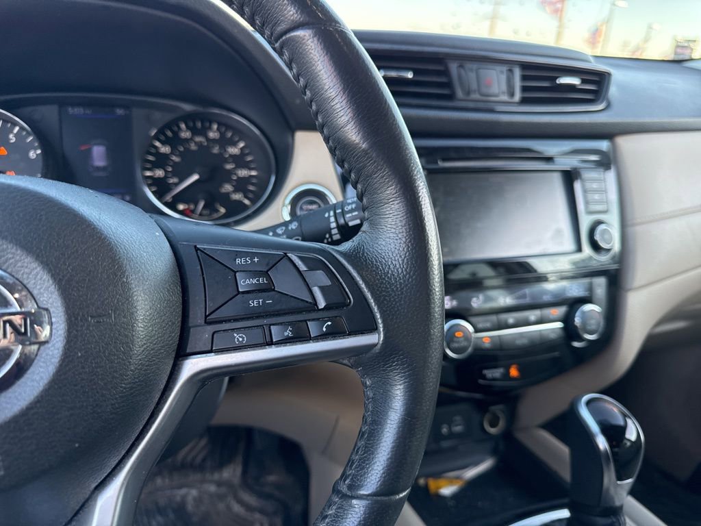 Used 2018 Nissan Rogue SV image 23