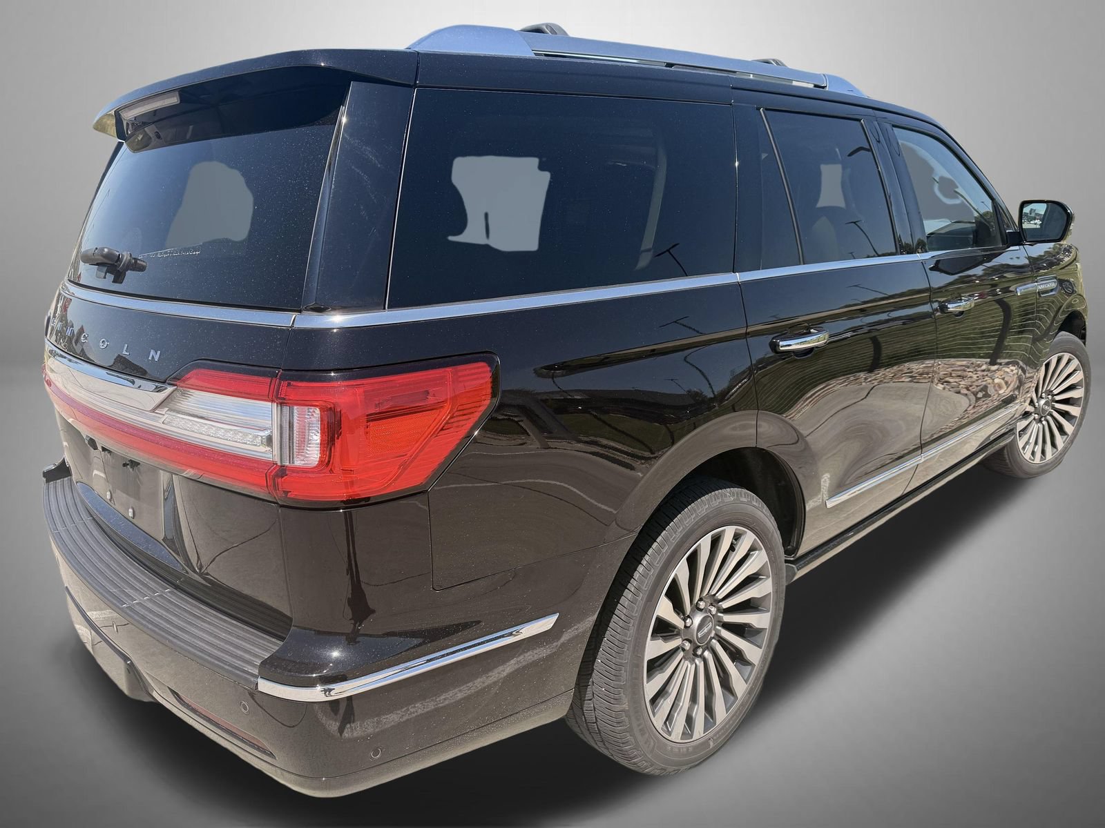 Certified 2019 Lincoln Navigator Reserve w/ Cargo Package AWD/4WD image 3
