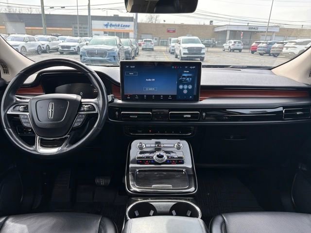 Used 2023 Lincoln Nautilus Reserve w/ Luxury Package image 17