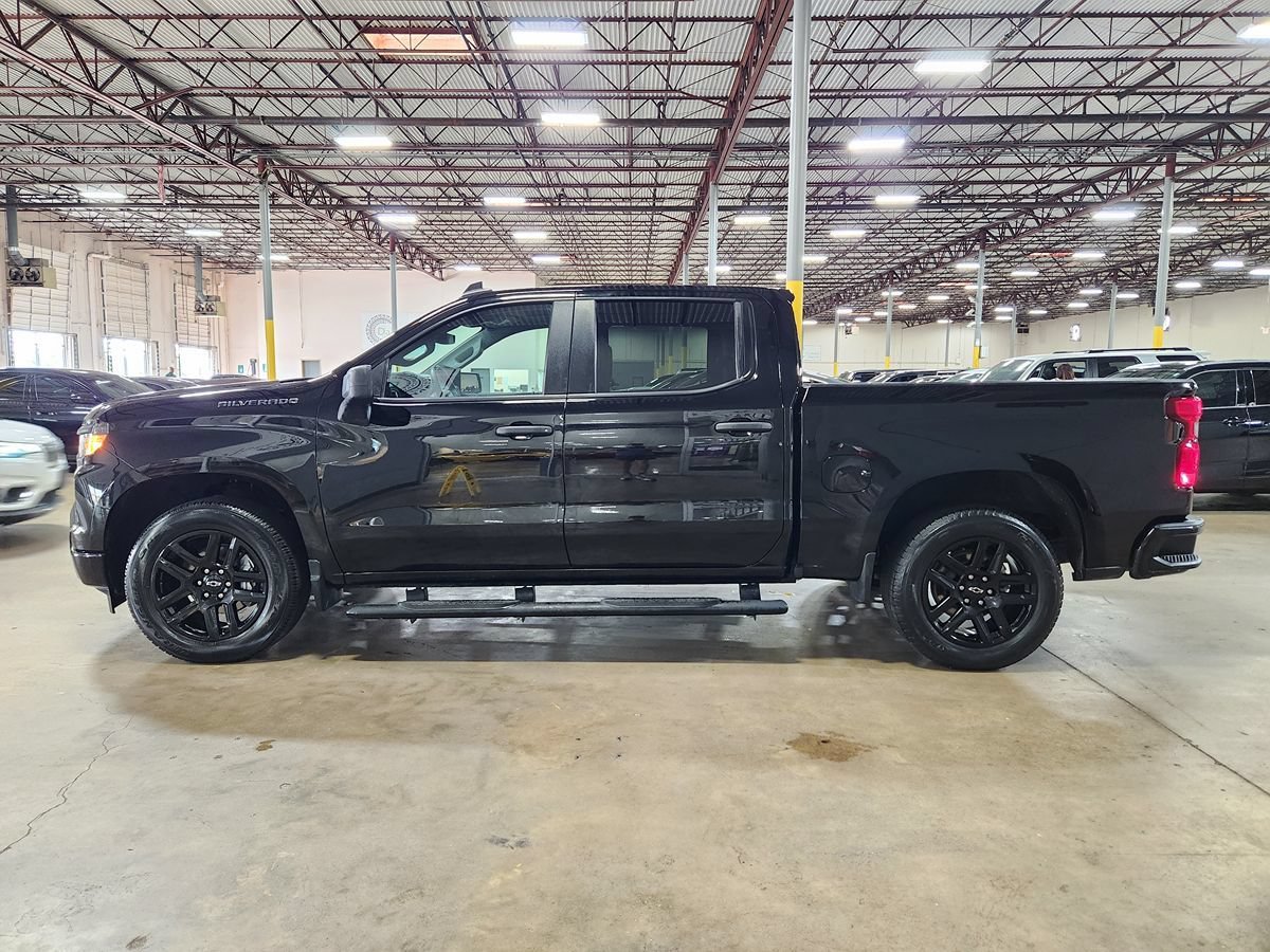 Used 2023 Chevrolet Silverado 1500 Custom AWD/4WD image 7