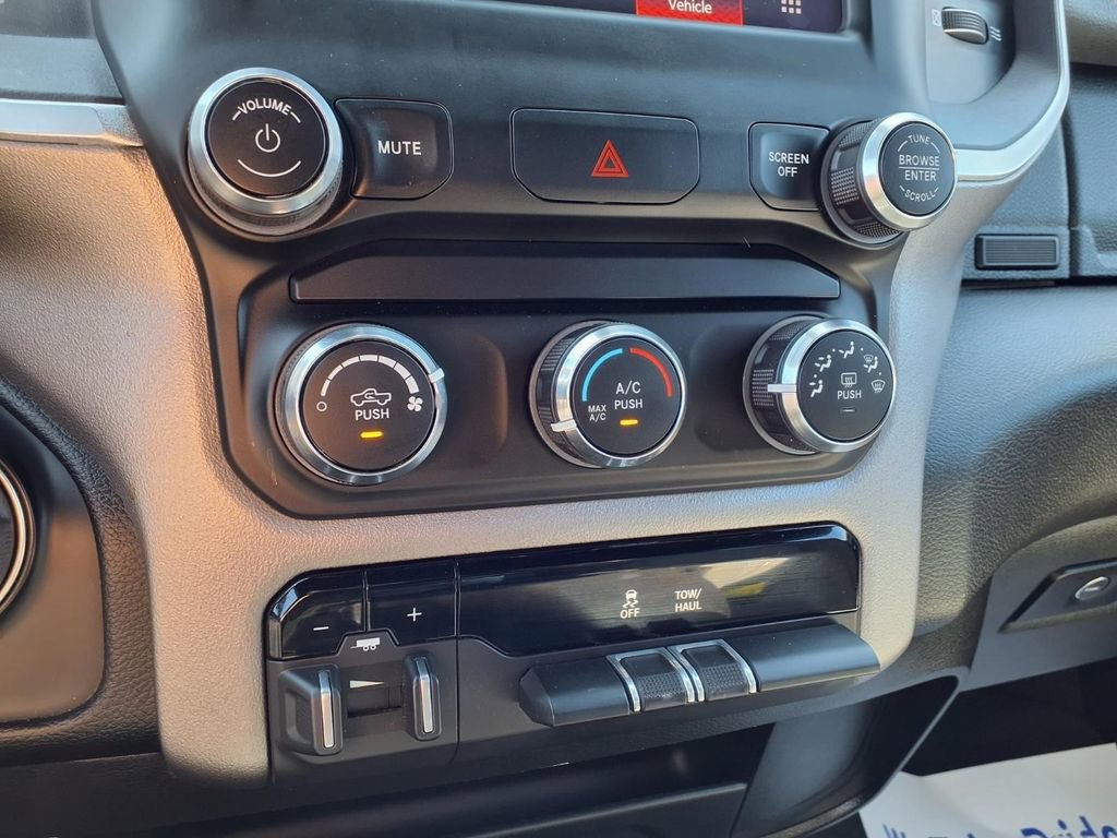Used 2024 RAM 2500 Big Horn AWD/4WD image 9