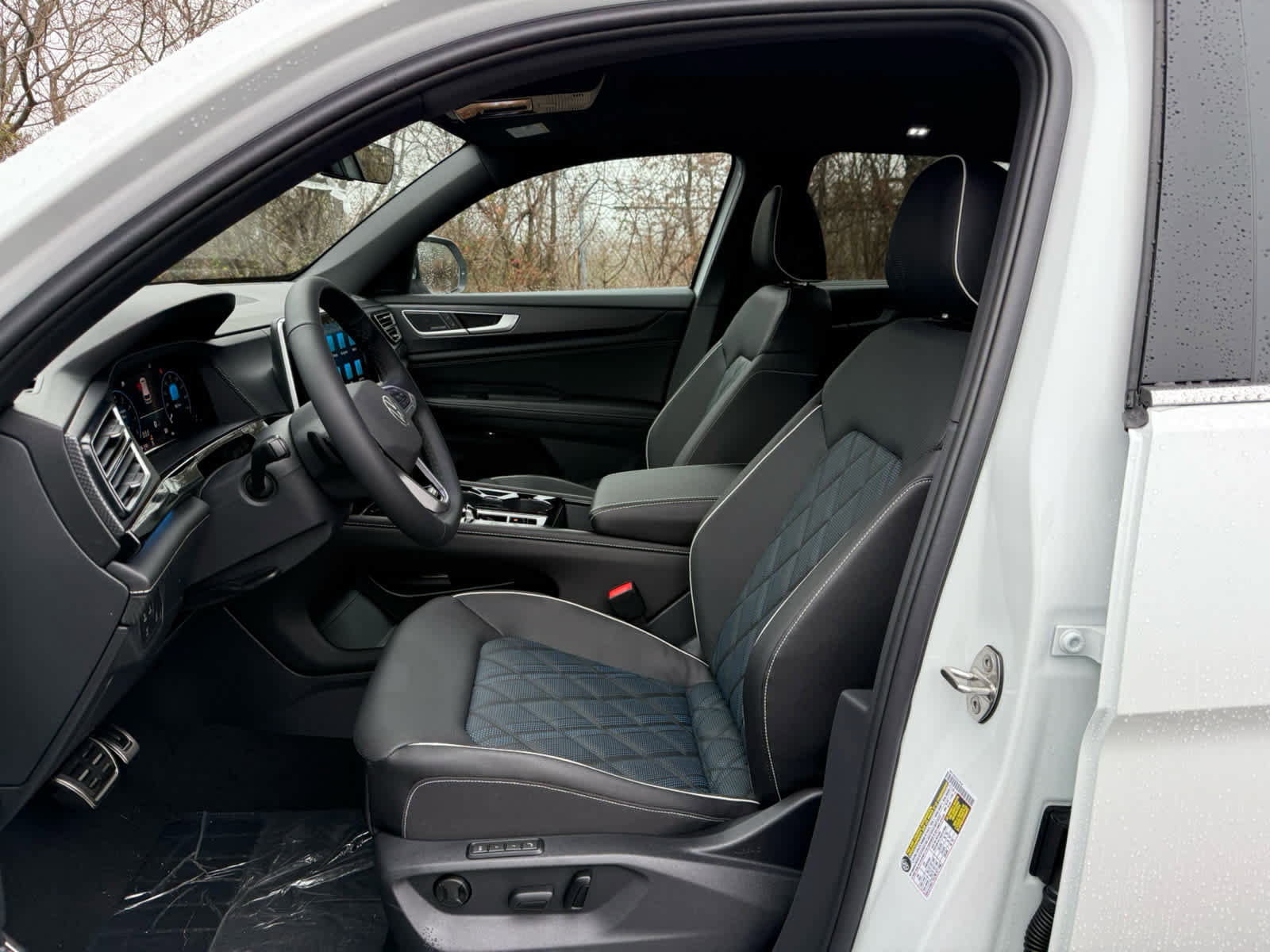 New 2026 Volkswagen Atlas Cross Sport SEL Premium R-Line image 16