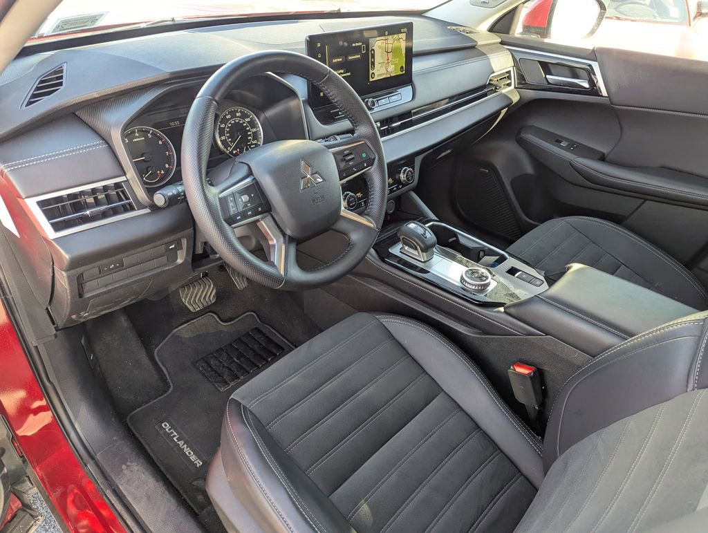 Used 2025 Mitsubishi Outlander SE AWD/4WD image 27