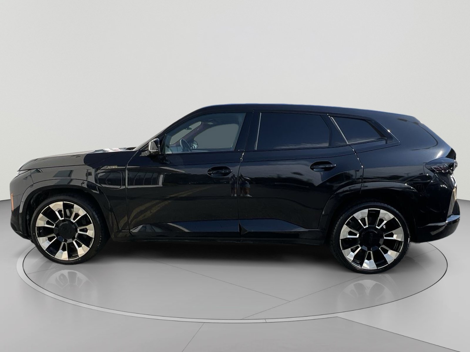 Used 2023 BMW XM w/ M Driver's Package AWD/4WD image 2