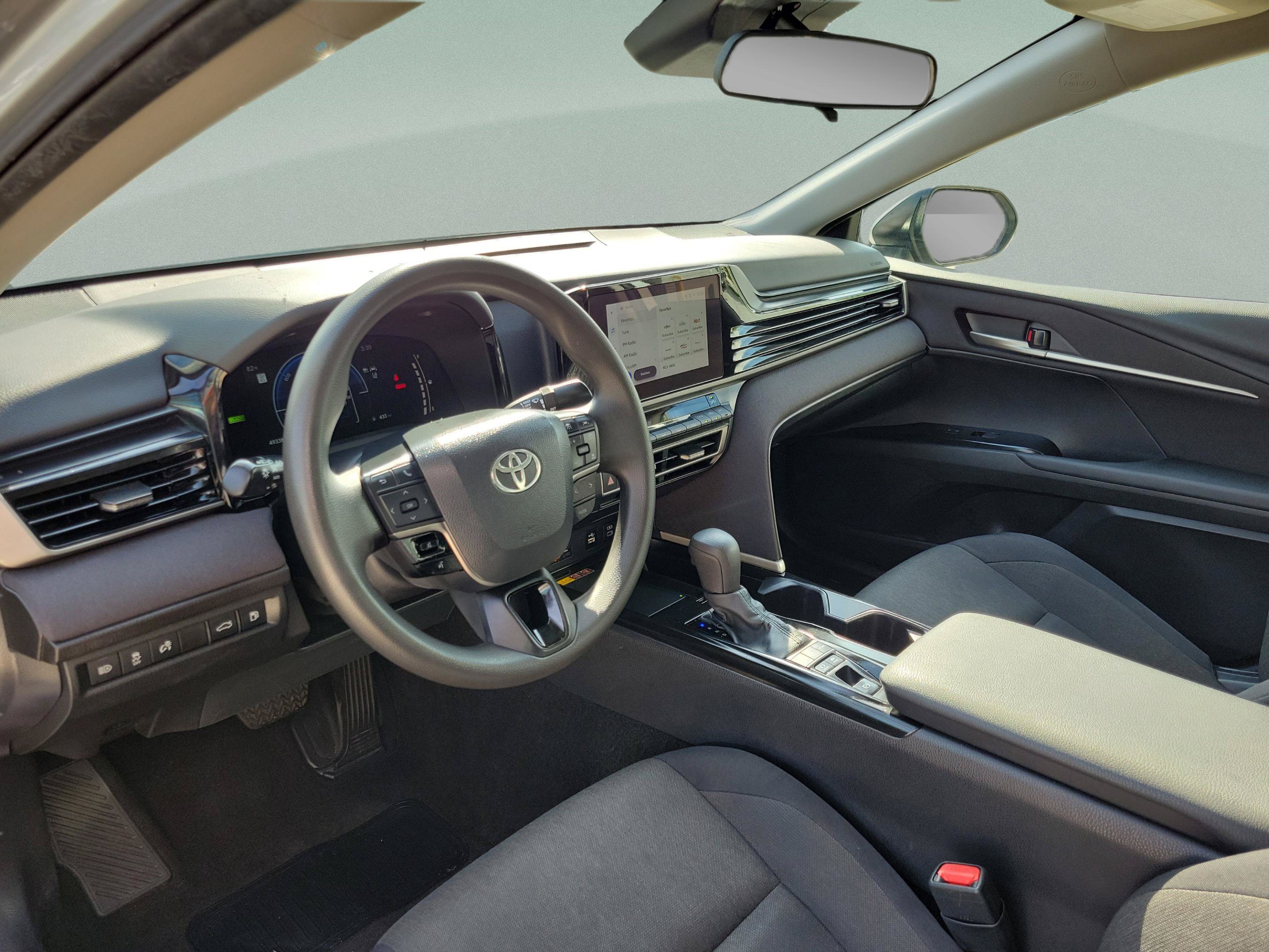 Used 2025 Toyota Camry LE FWD image 28