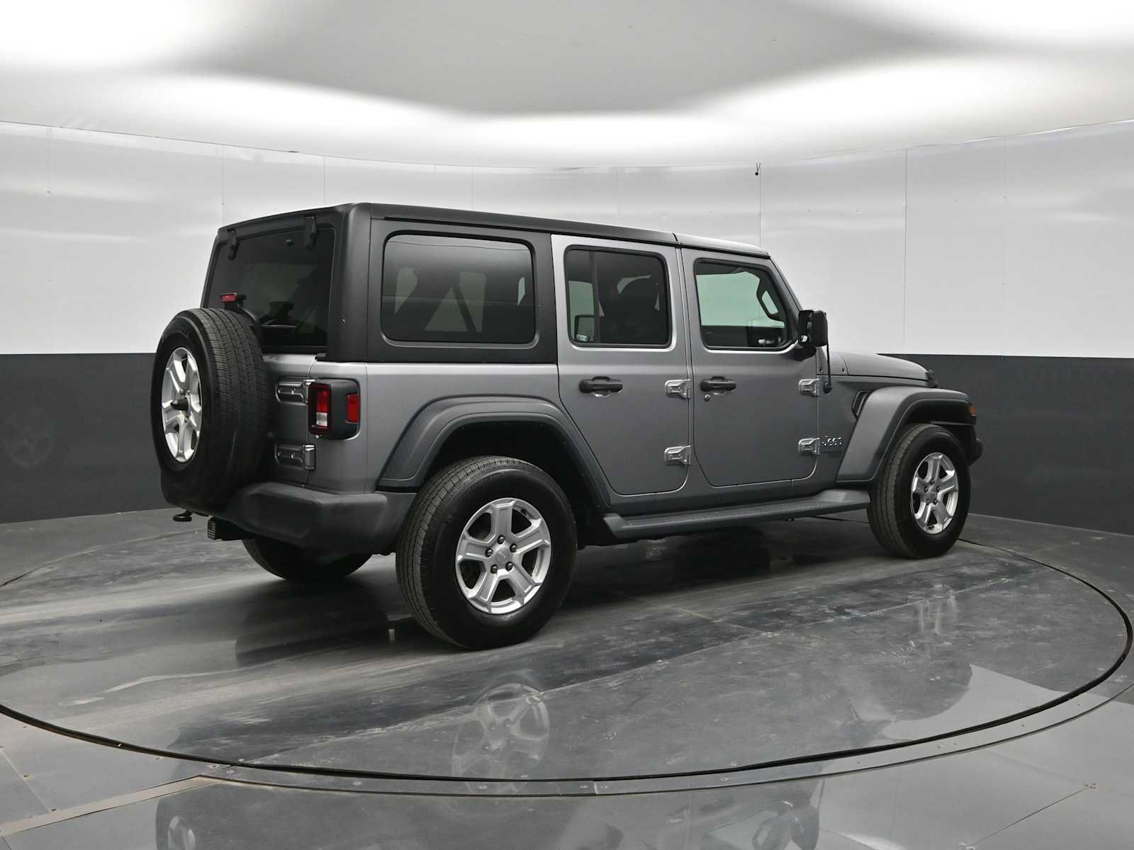Used 2018 Jeep Wrangler Unlimited Sport S AWD/4WD image 8