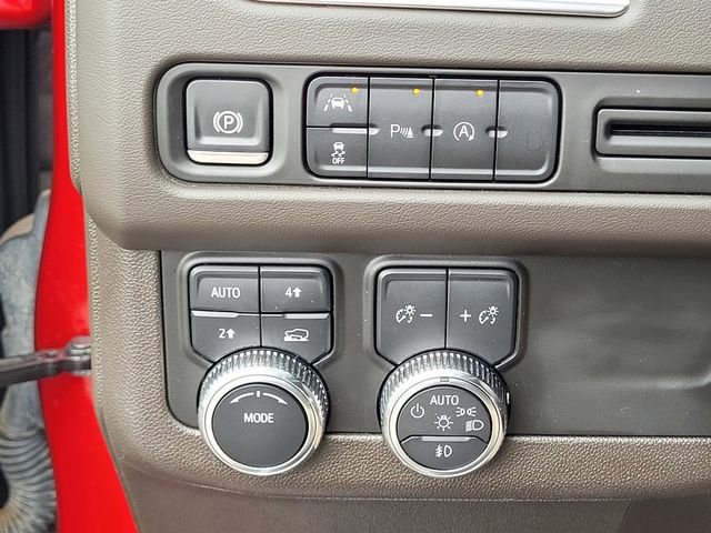 Used 2024 GMC Yukon SLT image 13