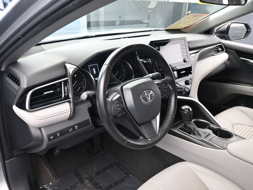 Used 2022 Toyota Camry SE image 10
