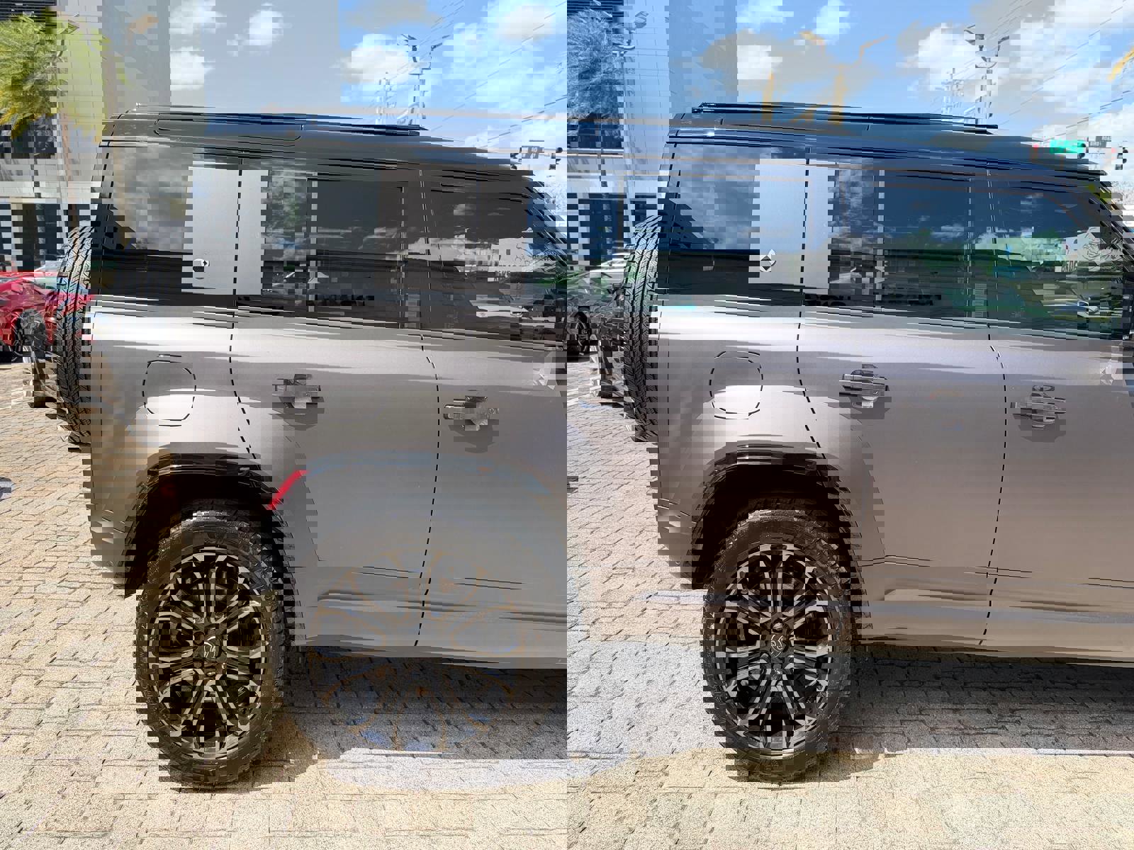 Used 2025 Land Rover Defender 110 AWD/4WD image 57