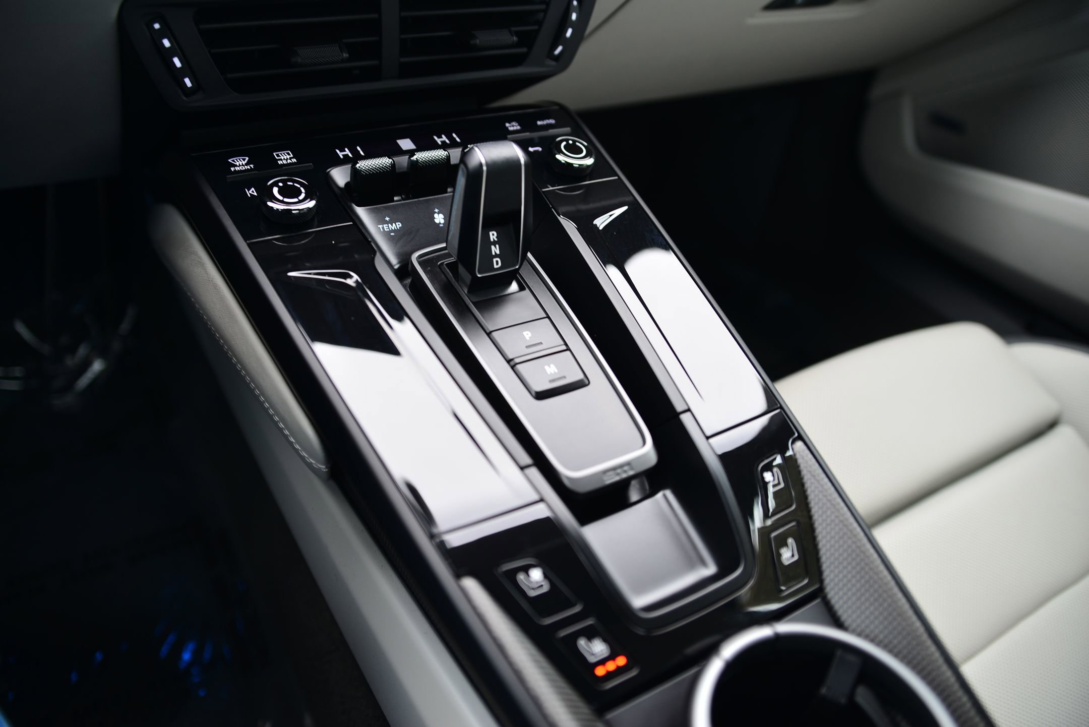 Certified 2025 Porsche 911 Carrera image 14