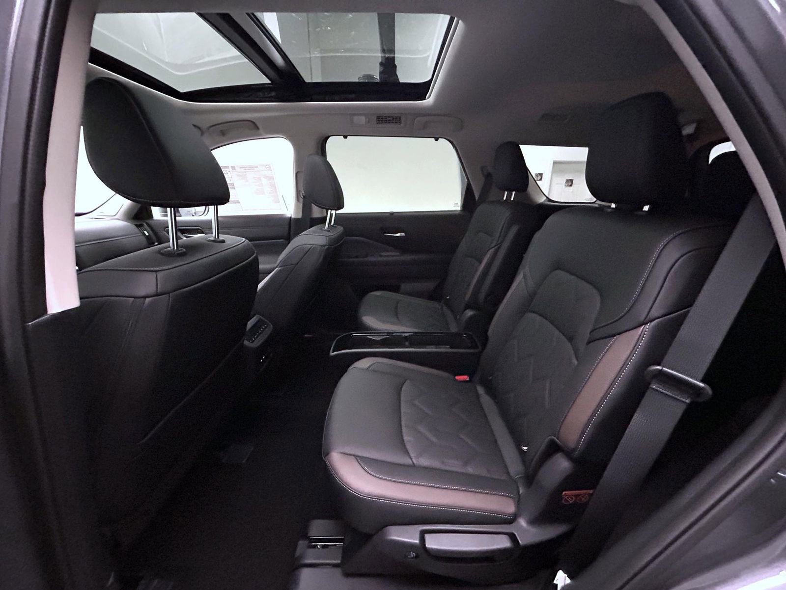 New 2026 Nissan Pathfinder Platinum AWD/4WD image 11